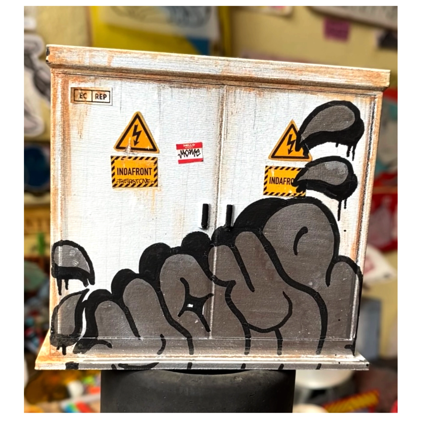 Mome graffiti art on Indafront Mini Electricity Box